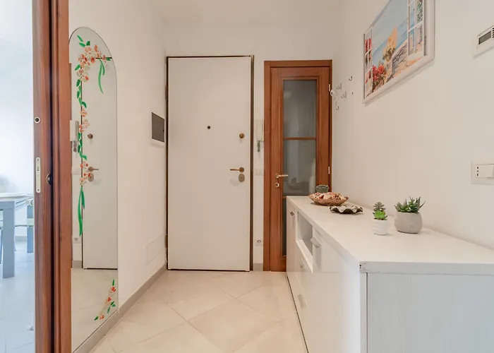 H11 Elena House Vista - Porto San Remo