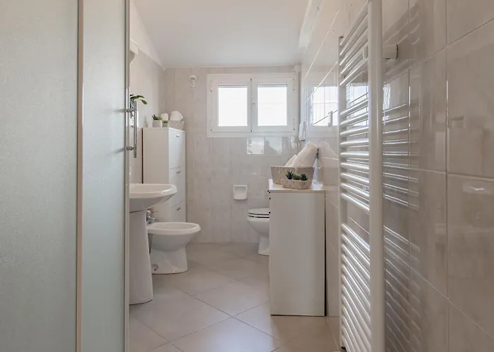 H11 Elena House Vista - Porto San Remo