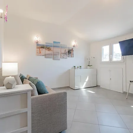 Apartment H11 Elena House Vista - Porto Sanremo